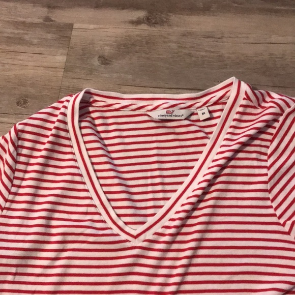 Vineyard Vines Striped Vneck Short Sleeve Tee Size Medium - Picture 2 of 4